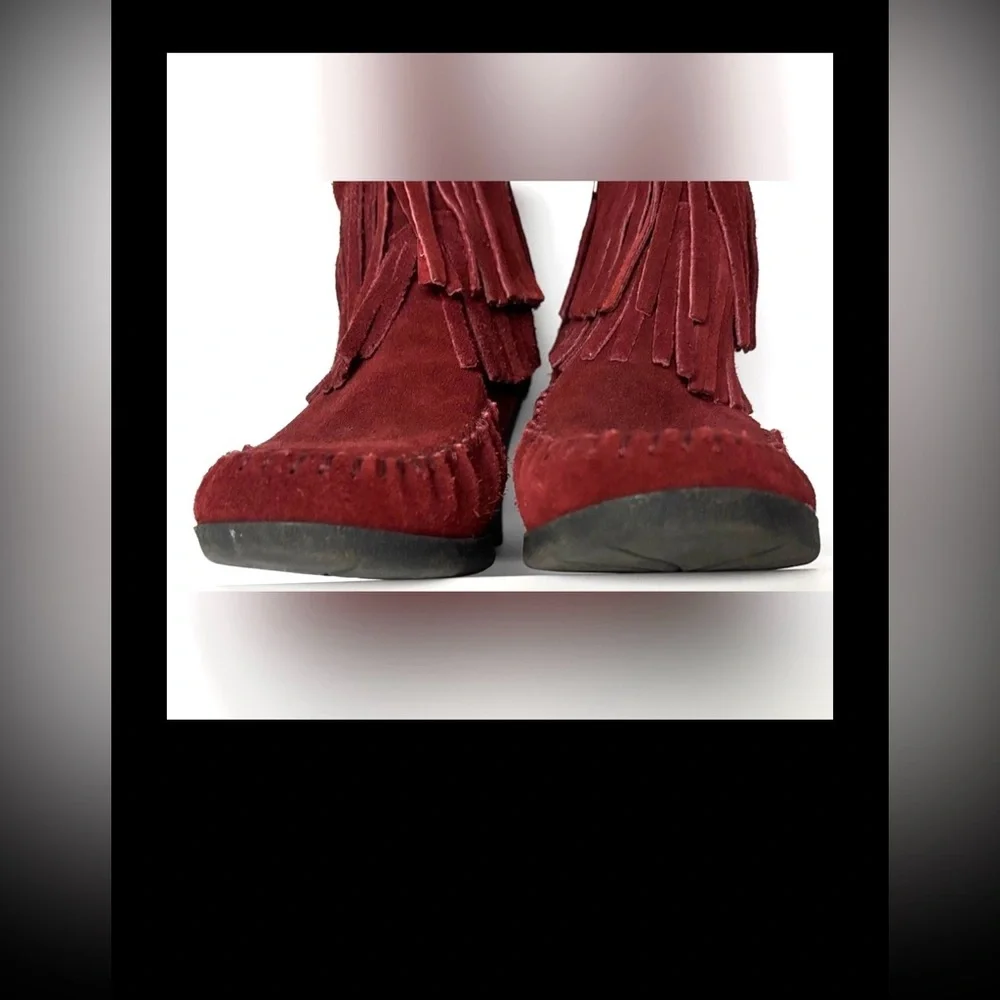 Minnetonka Suede Ankle Boots Wedged with Fringe in Burgundy Red Size 5.5